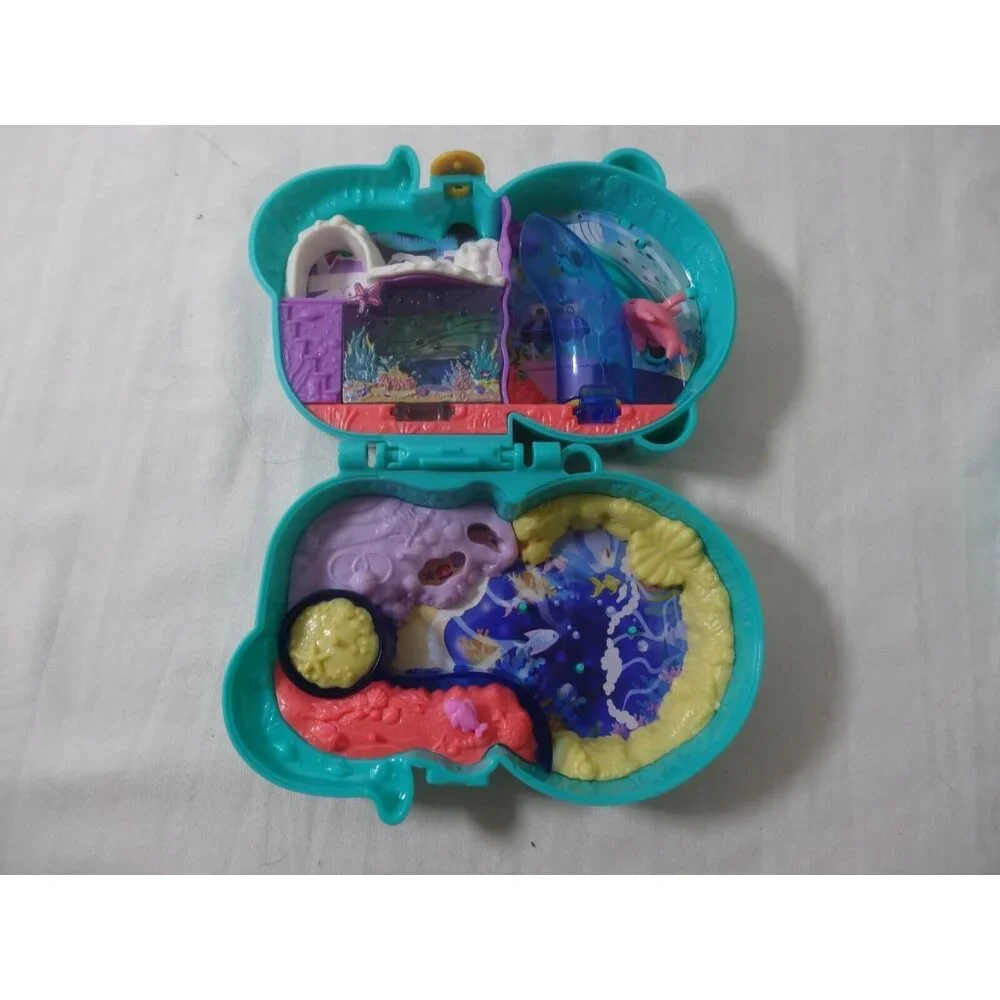Polly Pocket Hedgehog Cafe Compact Playset  + Polly Pocket Otter Aquarium Compac